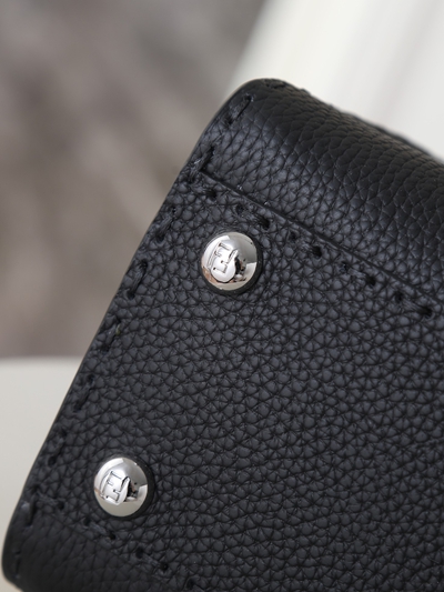 フェンディバッグ着用イメージ